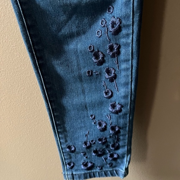 Michael Kors Embroidered Izzy Skinny Jeans - Picture 4 of 6